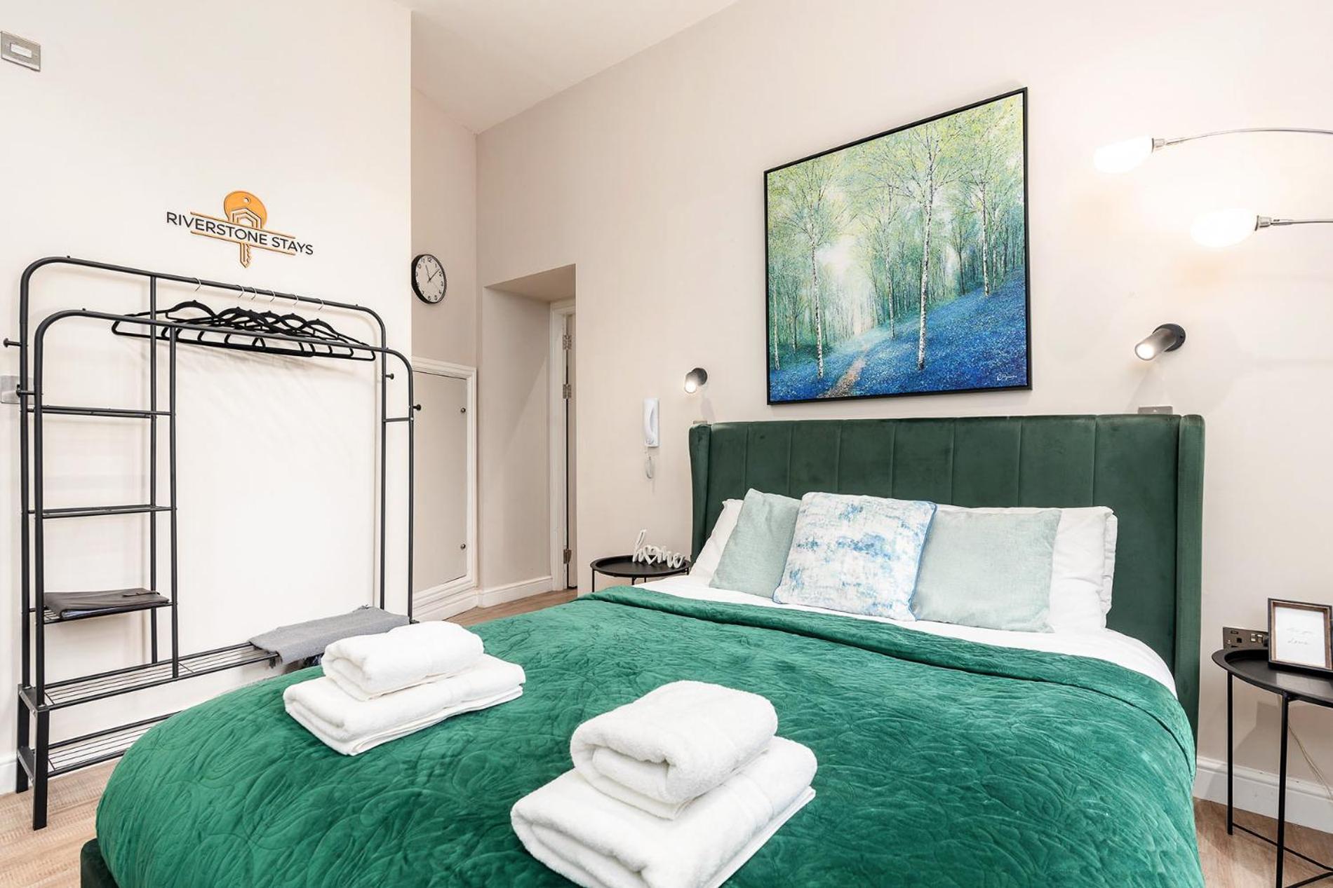 Beautiful Apartment & Central Location & King Size Bed 리즈 외부 사진